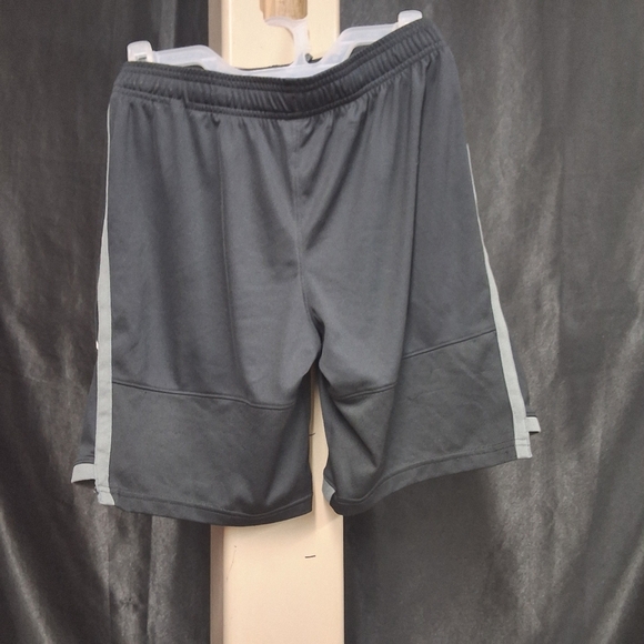 Under Armour Black and Gray Athletic Shorts with Moisture-Wicking Fabric - Picture 4 of 6
